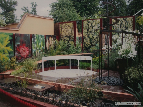 Hampton Court Palace Flower Show 2003-small garden-Time Out